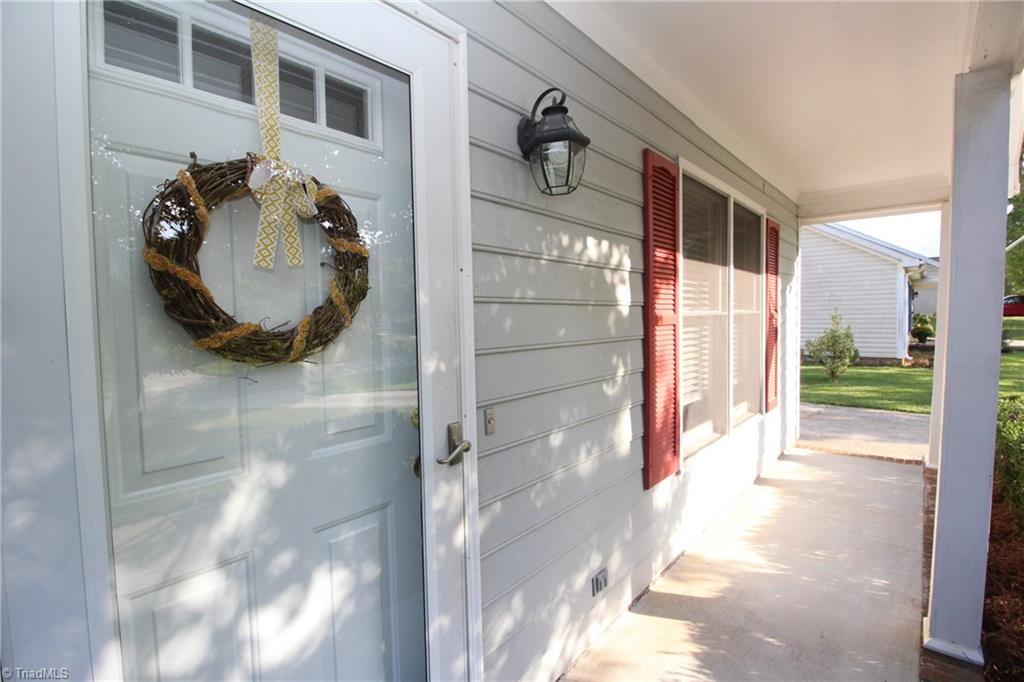 541 Covington Ridge Road Winston-Salem, NC 27107 - Photo 3 of 17 Gallery Image 3