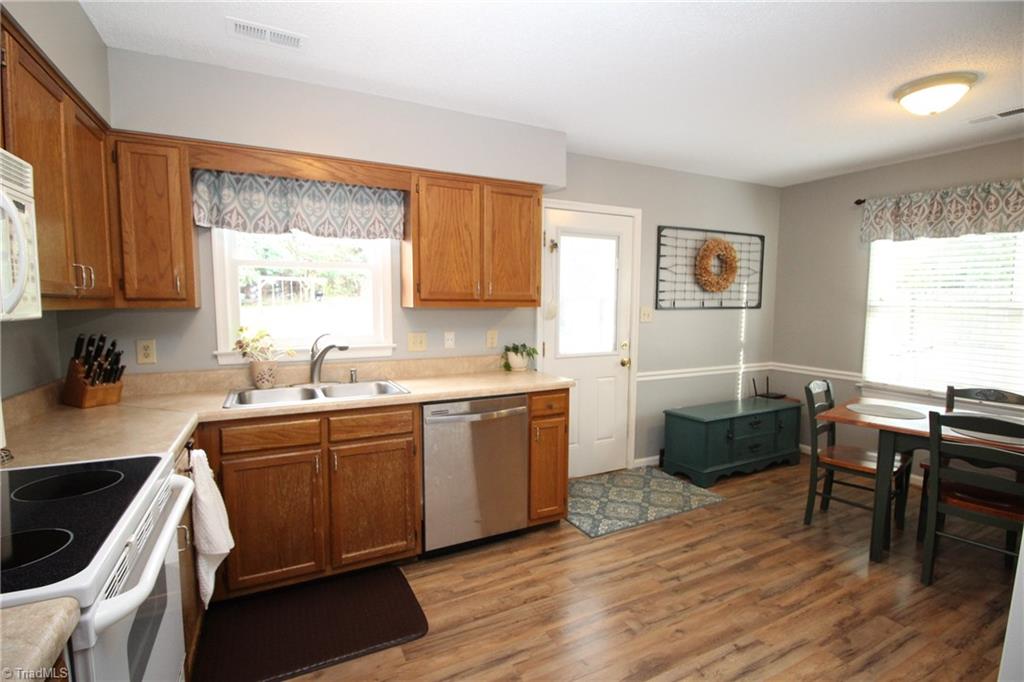 541 Covington Ridge Road Winston-Salem, NC 27107 - Photo 7 of 17 Gallery Image 7