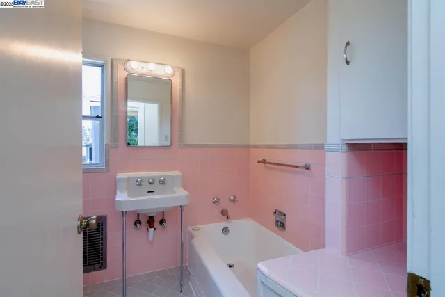 $1,095,000 | 920 Centennial Avenue, Alameda, CA 94501