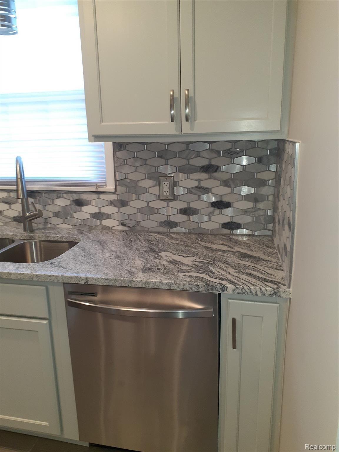 20115 Canterbury Road Detroit, MI 48221 - Photo 31 of 38 20200221_131150.jpg