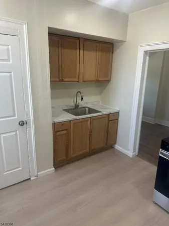 $2,000 | 452 Alden Street, Unit 1, Orange, NJ 07050