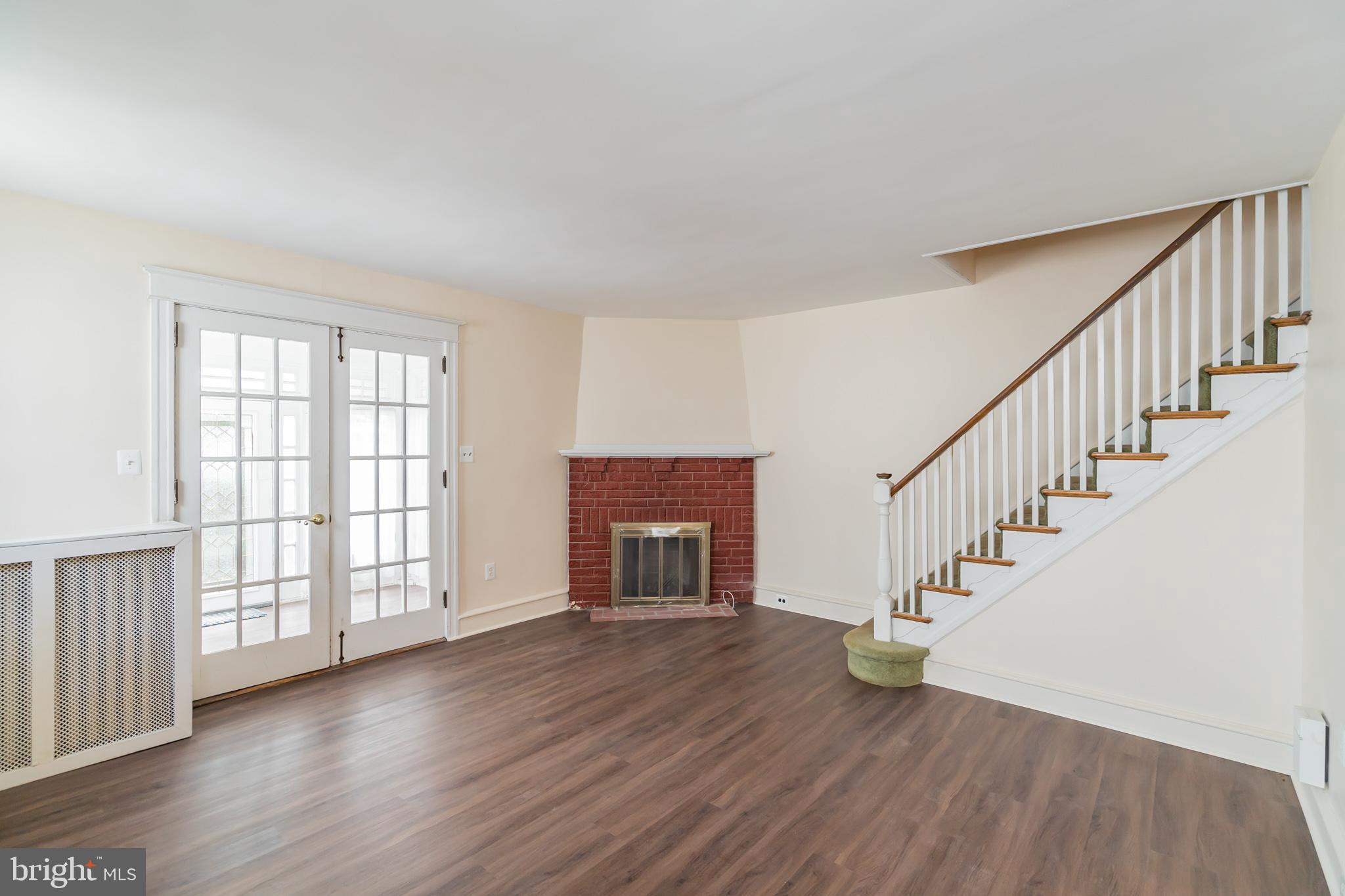 621 Arbor Road Cheltenham, PA 19012 - Photo 7 of 35 Living Room