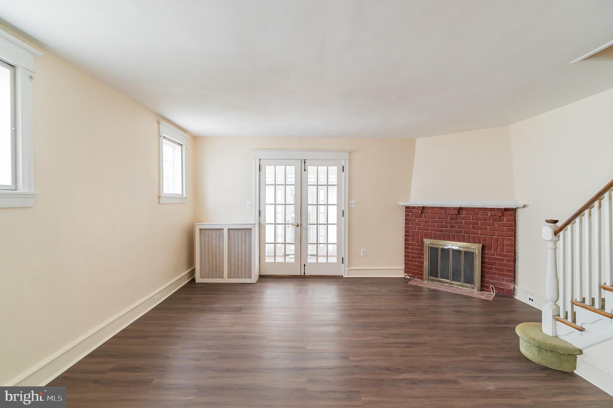 621 Arbor Road Cheltenham, PA 19012 - Photo 8 of 35 Living Room