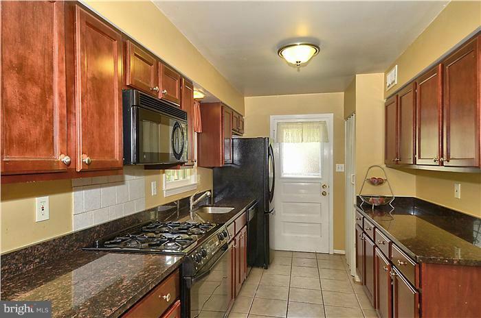 12718 Teaberry Road Silver Spring, MD 20906 - Photo 22 of 30 Kitchen