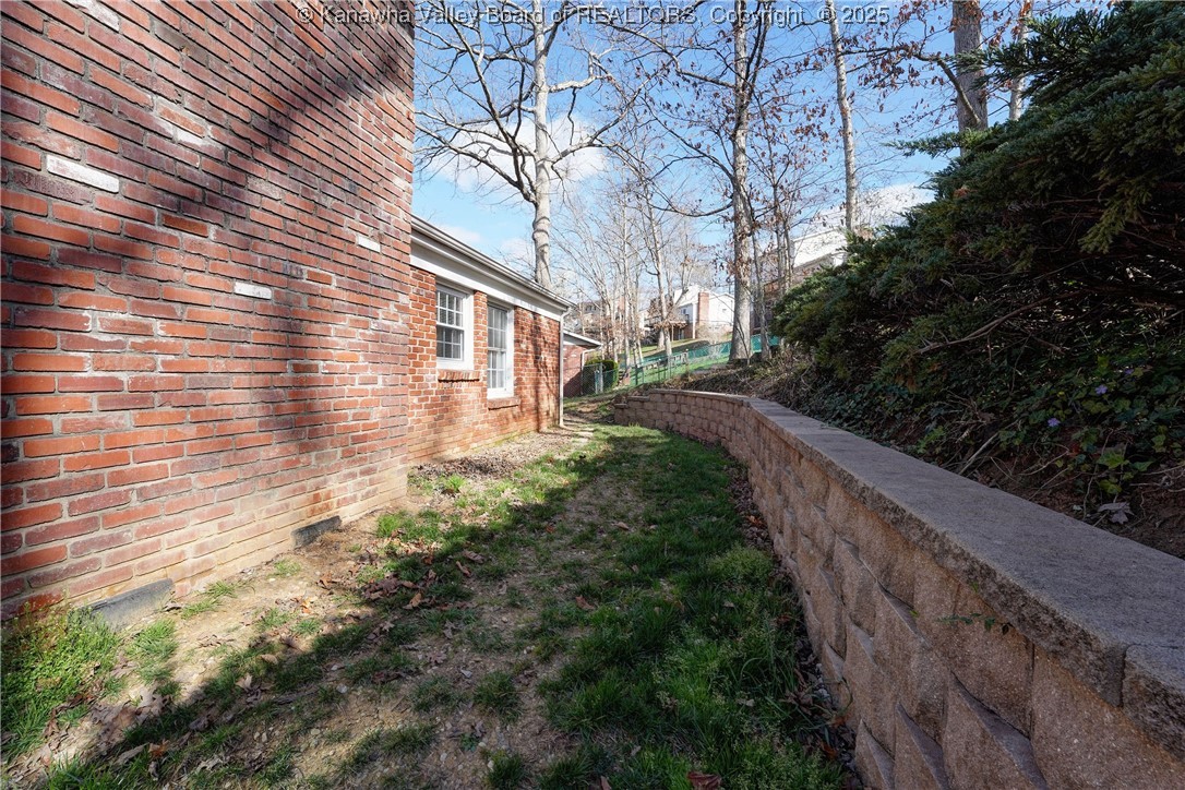 1571 Nottingham Road Charleston, WV 25314 - Photo 25 of 29 Gallery Image 25