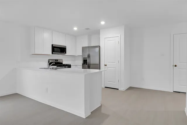 $2,000 | 9315 Speckled Trout Drive, Baytown, TX 77521