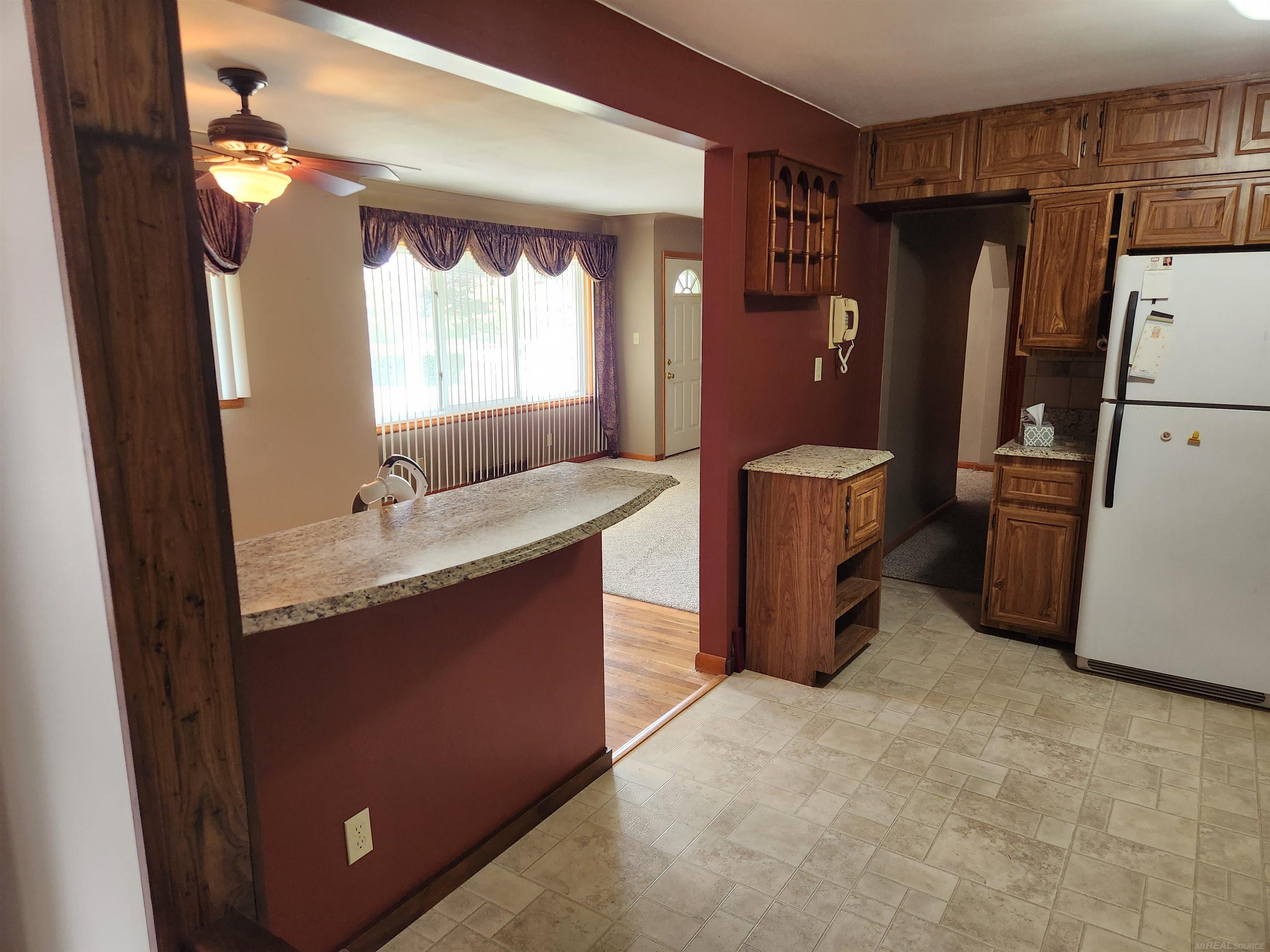 2131 Elmcrest Road Sterling Heights, MI 48310 - Photo 12 of 24 50111856-11.JPG