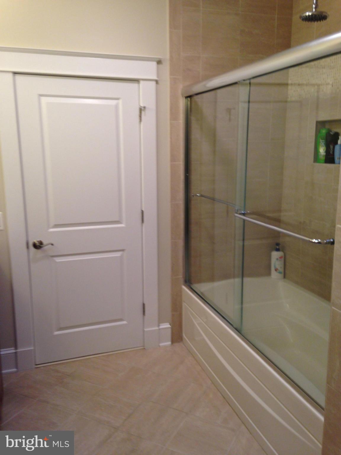 904 Ridgewood Street Annapolis, MD 21401 - Photo 13 of 29 Bath