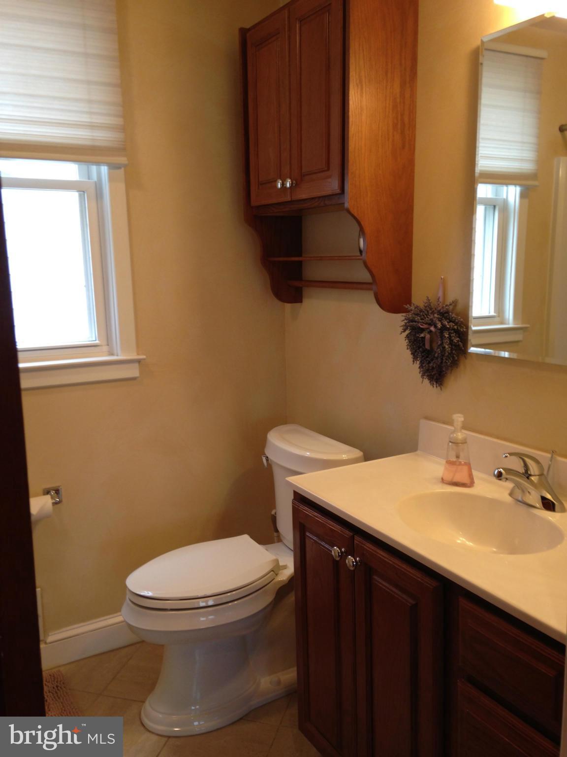 904 Ridgewood Street Annapolis, MD 21401 - Photo 16 of 29 Bath