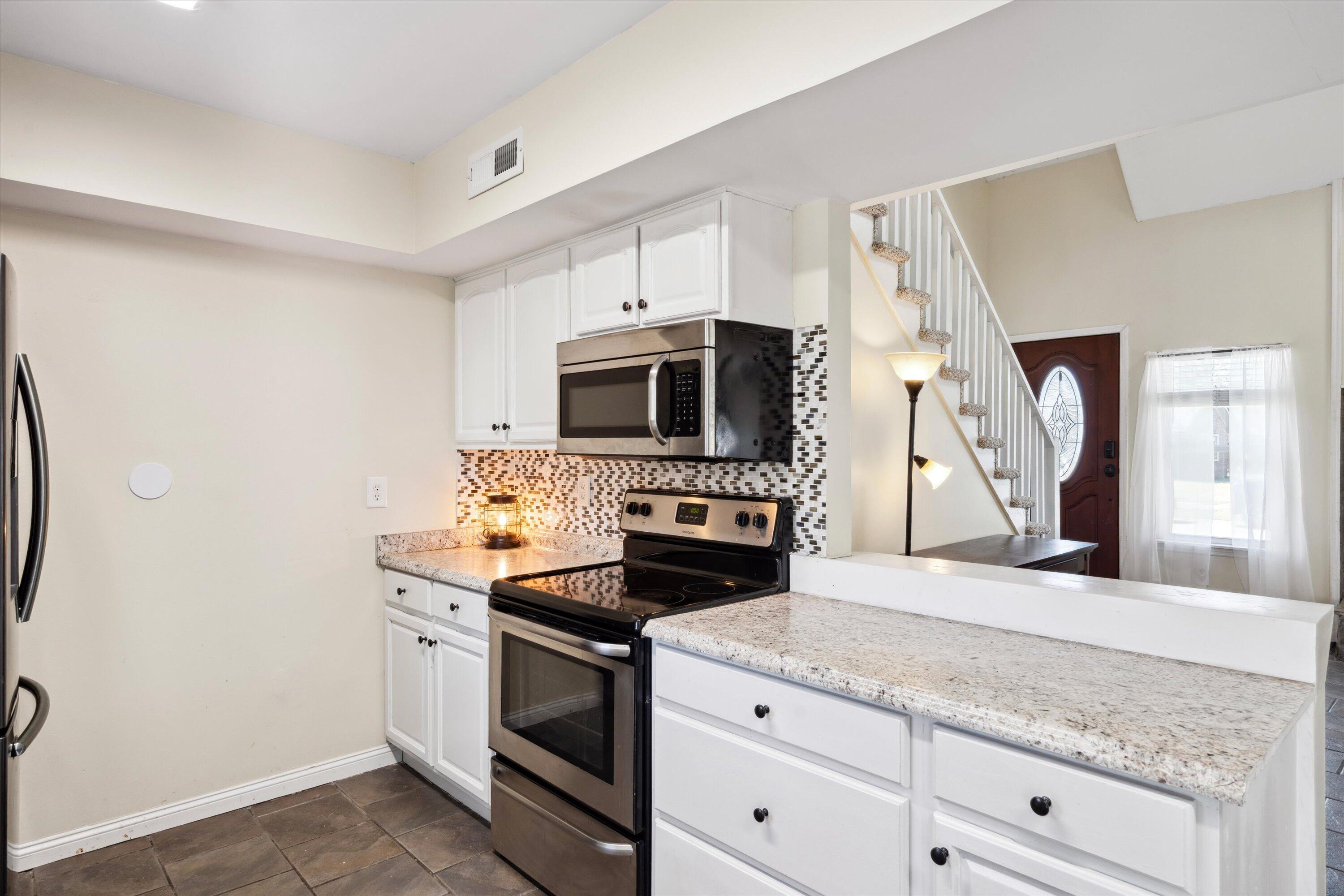 404 Terrier Road Goose Creek, SC 29445 - Photo 8 of 27 Kitchen Close 2