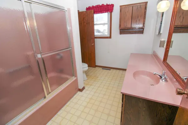 $259,900 | 105 5th Street Northeast, Melrose, MN 56352