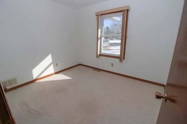 $259,900 | 105 5th Street Northeast, Melrose, MN 56352