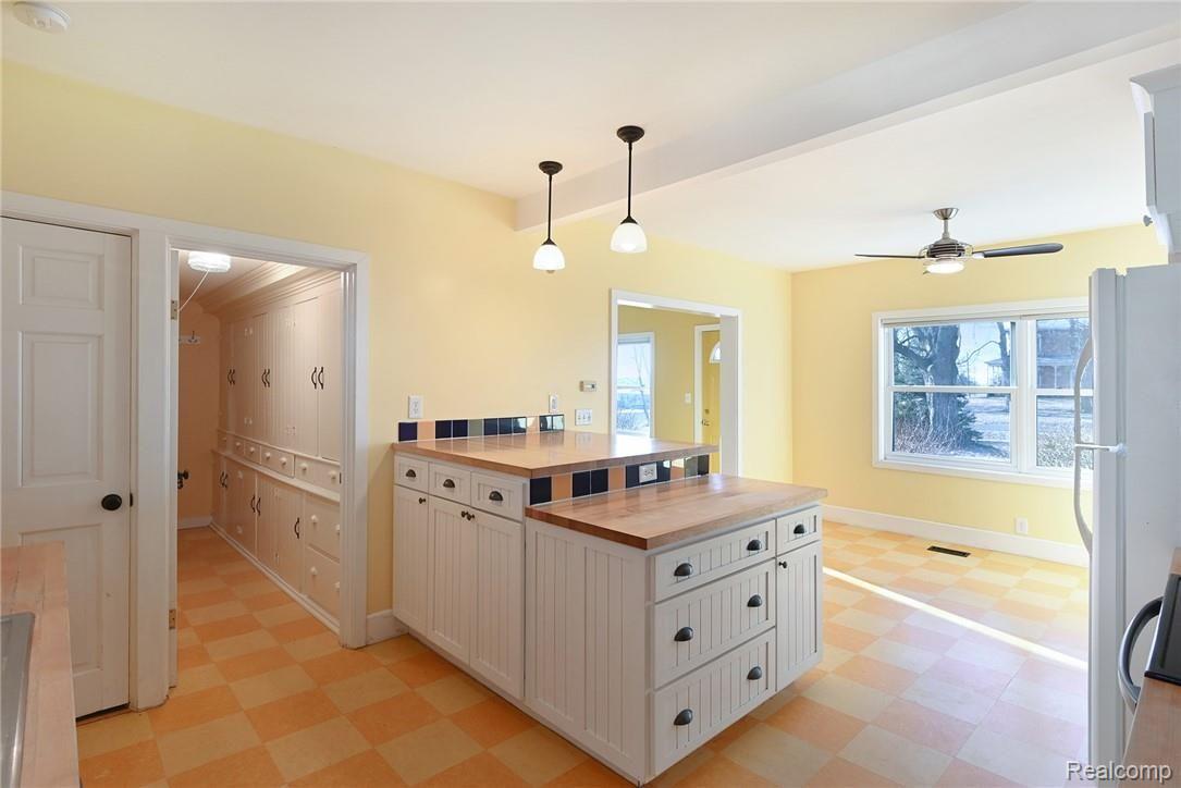 12974 South New Lothrop Road Byron, MI 48418 - Photo 5 of 32 CNG_7846-1.jpg
