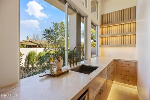 $1,825,000 | 10874 East Dale Lane, Scottsdale, AZ 85262
