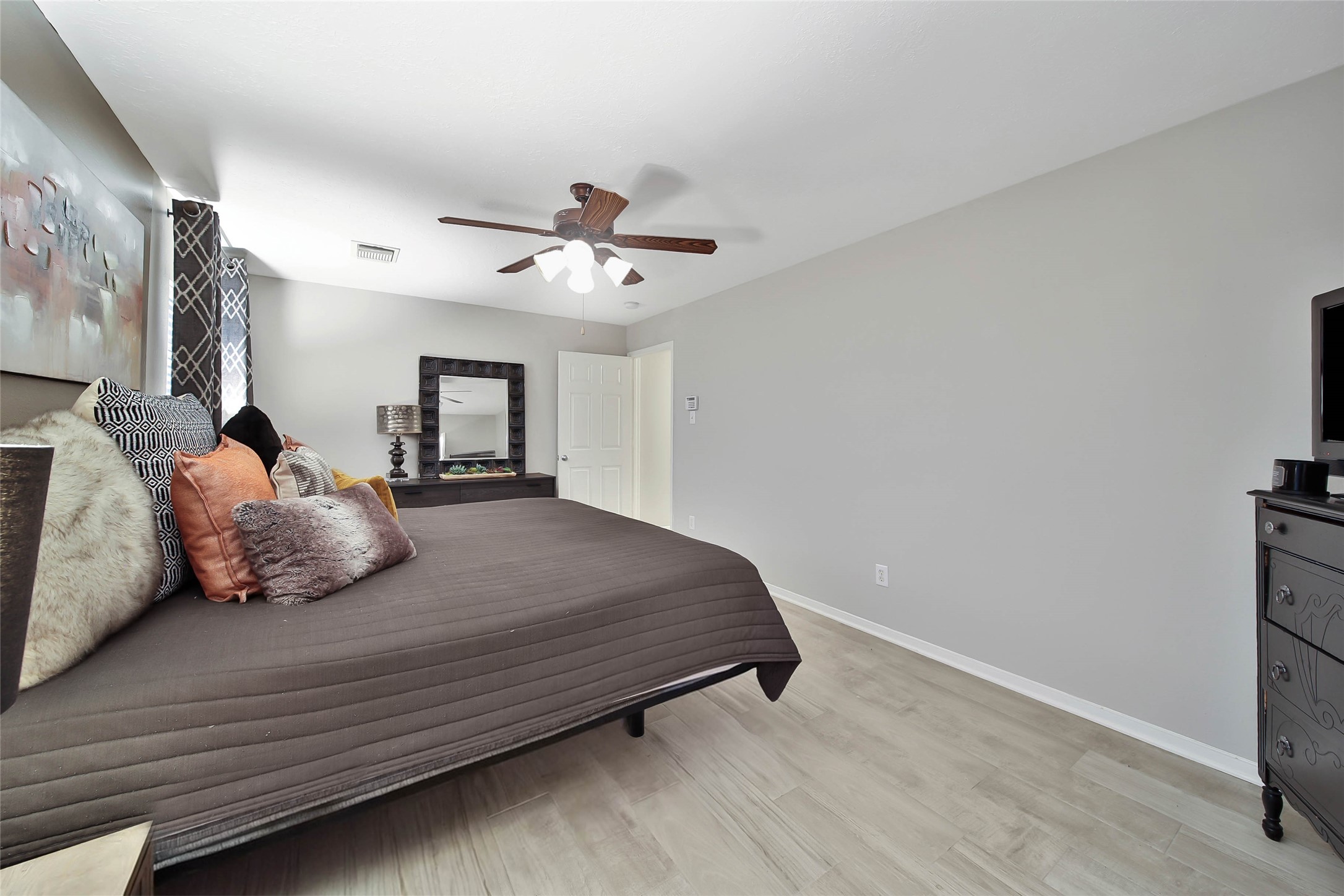 21727 Texian Court Spring, TX 77388 - Photo 24 of 38 Primary Bed