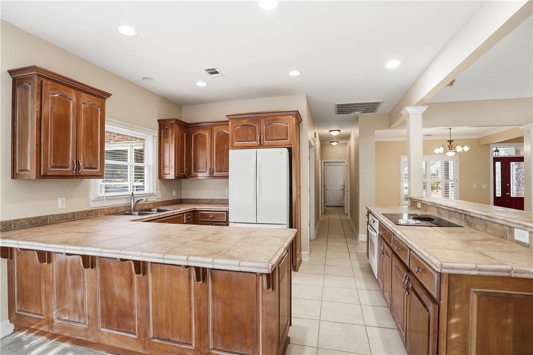 171 West Commons Drive St. Simons Island, GA 31522 - Photo 12 of 39 Kitchen