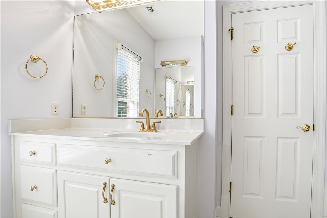 171 West Commons Drive St. Simons Island, GA 31522 - Photo 19 of 39 Primary Bathroom