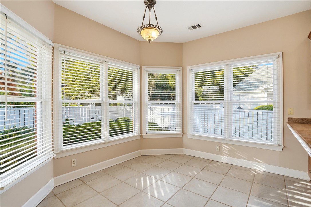 171 West Commons Drive St. Simons Island, GA 31522 - Photo 10 of 39 Breakfast Area
