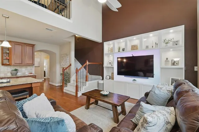 $434,900 | 934 Brook Forest Lane, Euless, TX 76039