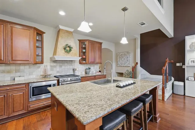 $434,900 | 934 Brook Forest Lane, Euless, TX 76039