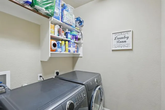 $434,900 | 934 Brook Forest Lane, Euless, TX 76039