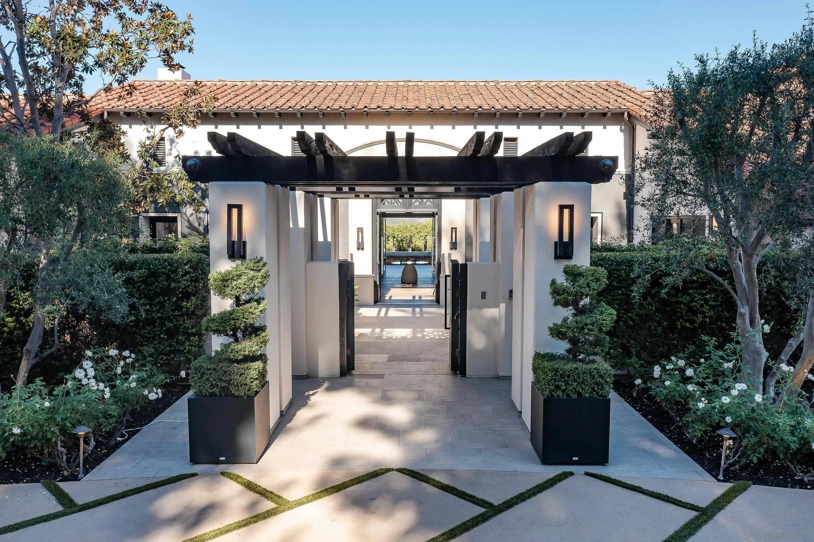 17020 El Vuelo Rancho Santa Fe, CA 92067 - Photo 2 of 29