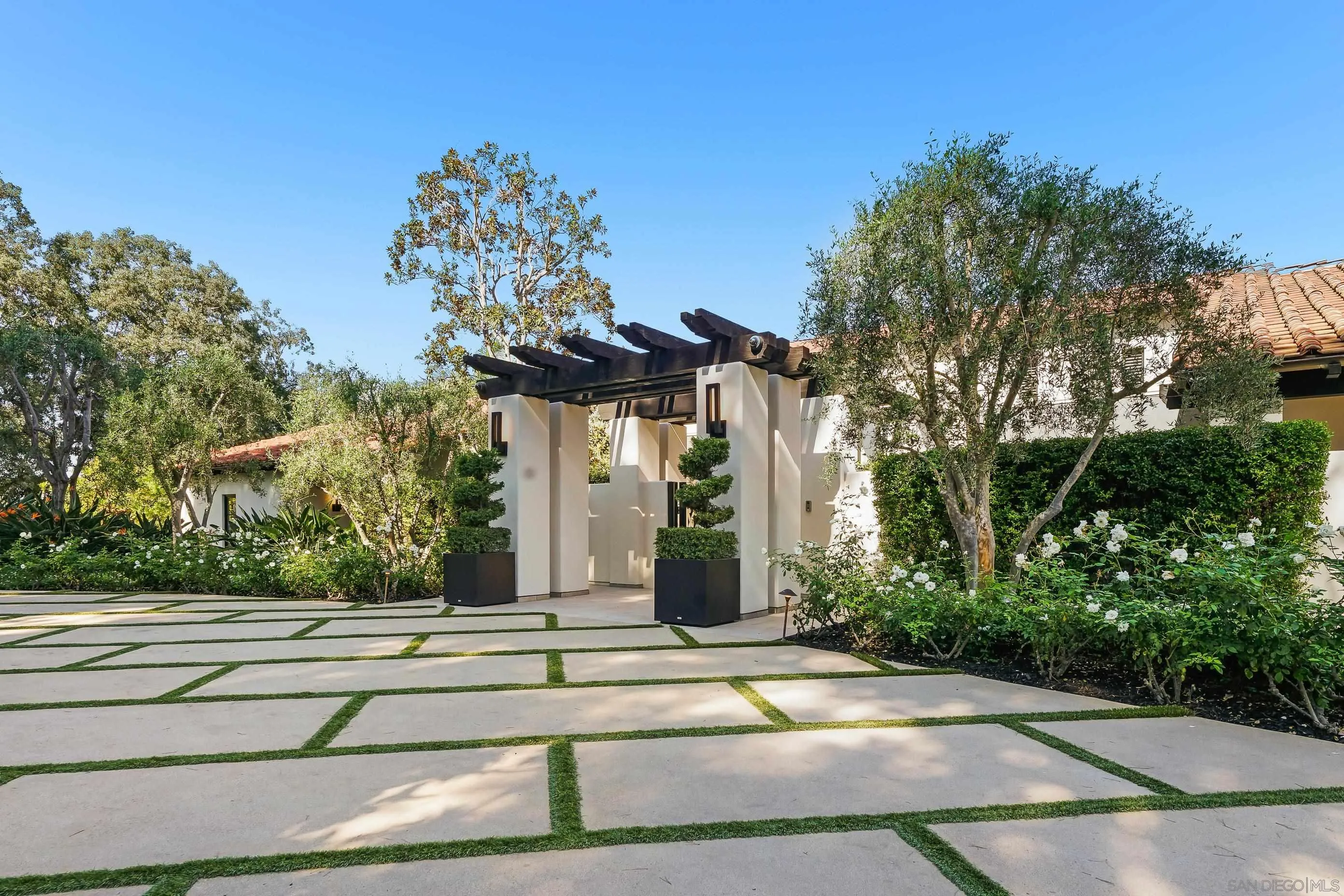 17020 El Vuelo Rancho Santa Fe, CA 92067 - Photo 3 of 29