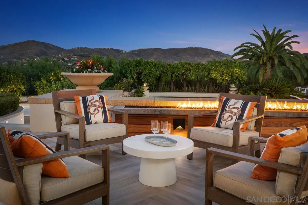 17020 El Vuelo Rancho Santa Fe, CA 92067 - Photo 5 of 29