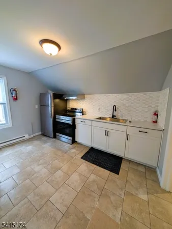 $1,600 | 437 East 21st Street, Paterson, NJ 07513