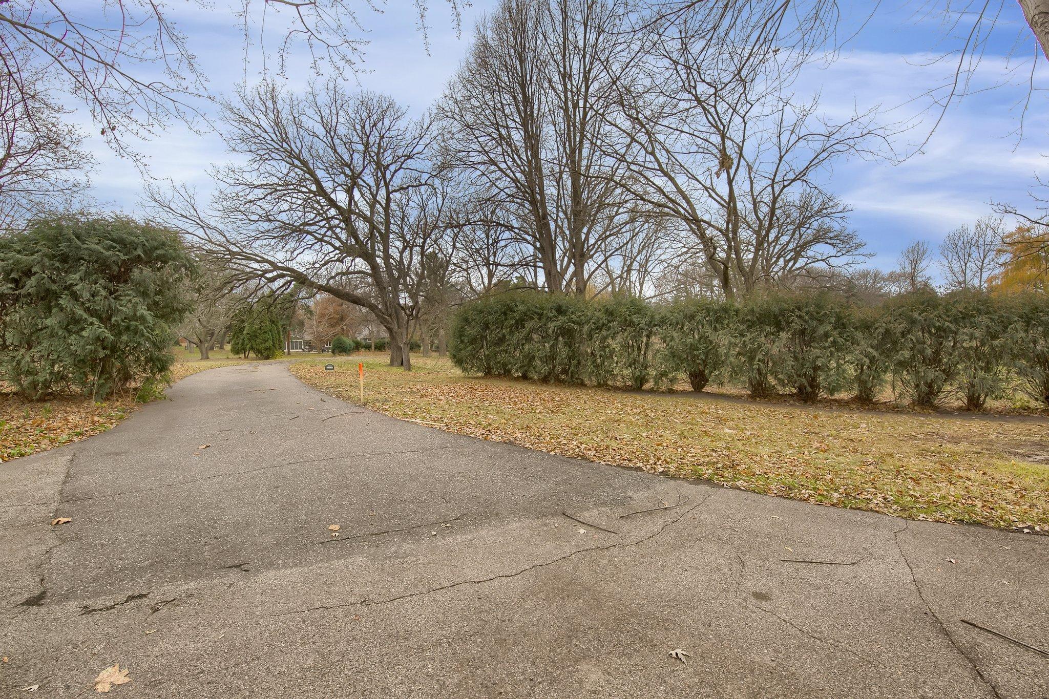 1170 Dodd Road Mendota Heights, MN 55118 - Photo 5 of 17 Gallery Image 5