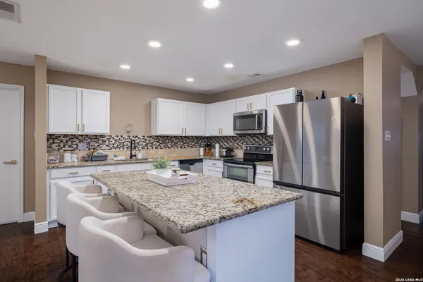 $2,400 | 415 Bluegrass Creek, San Antonio, TX 78253