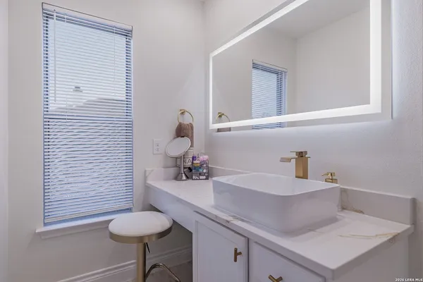 $2,400 | 415 Bluegrass Creek, San Antonio, TX 78253