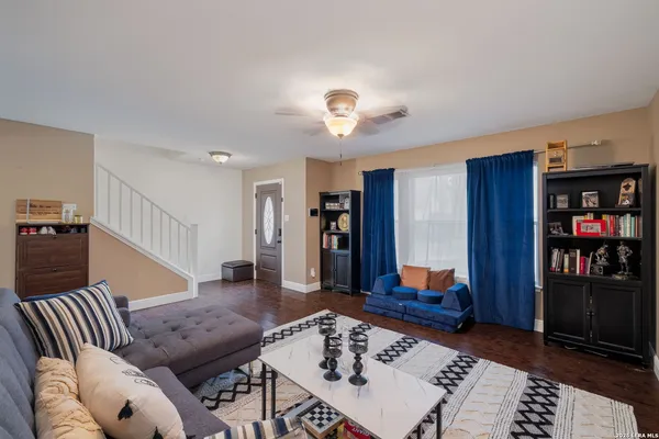 $2,400 | 415 Bluegrass Creek, San Antonio, TX 78253
