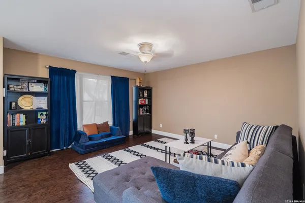 $2,400 | 415 Bluegrass Creek, San Antonio, TX 78253