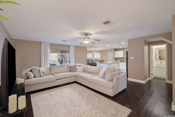 $2,400 | 415 Bluegrass Creek, San Antonio, TX 78253