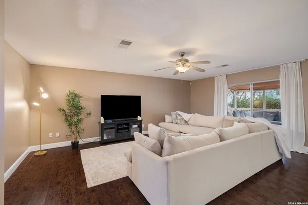 $2,400 | 415 Bluegrass Creek, San Antonio, TX 78253