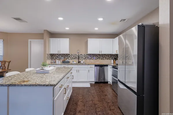 $2,400 | 415 Bluegrass Creek, San Antonio, TX 78253