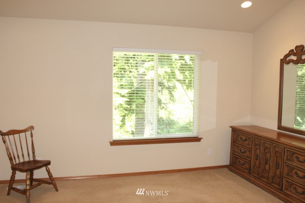 3729 160th Place Southeast Bothell, WA 98012 - Photo 13 of 19 Gallery Image 13