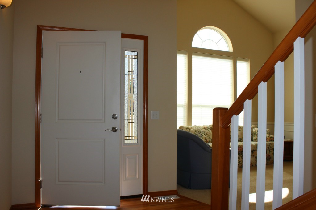 3729 160th Place Southeast Bothell, WA 98012 - Photo 3 of 19 Gallery Image 3