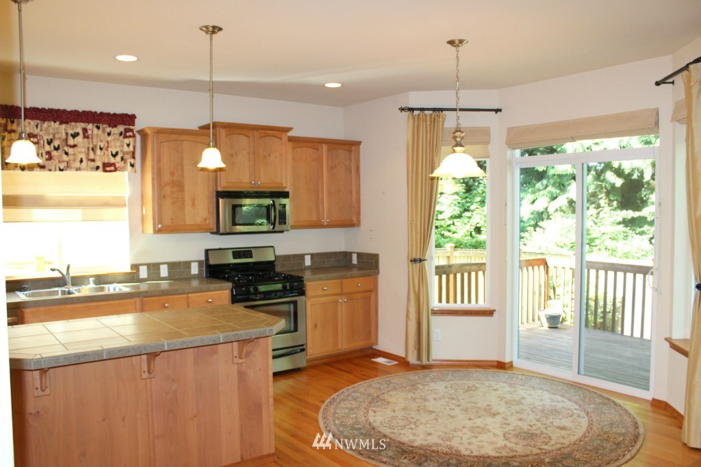 3729 160th Place Southeast Bothell, WA 98012 - Photo 7 of 19 Gallery Image 7