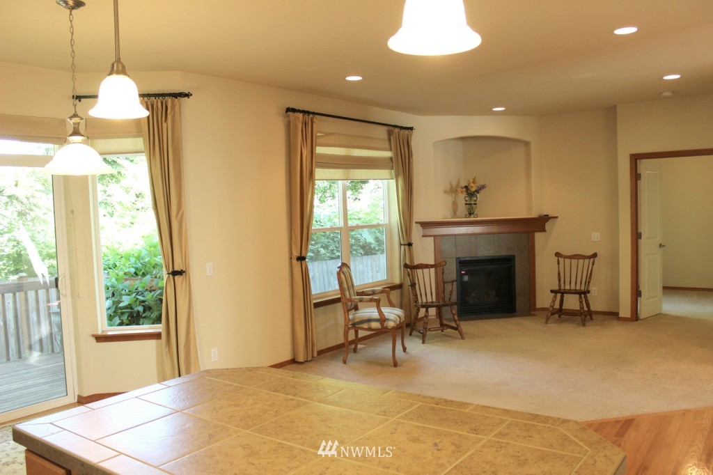3729 160th Place Southeast Bothell, WA 98012 - Photo 8 of 19 Gallery Image 8