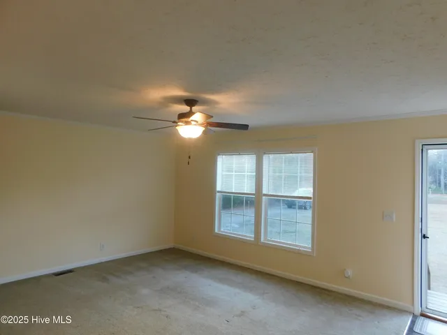 $2,200 | 1019 Harkers Island Road, Beaufort, NC 28516