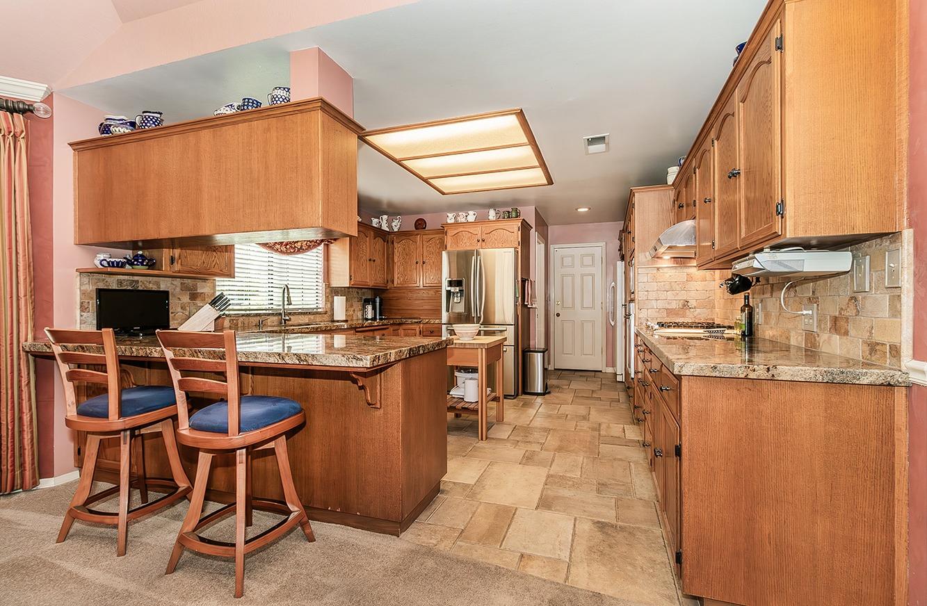 205 Fallbrook Circle Reedley, CA 93654 - Photo 13 of 40 Gallery Image 13