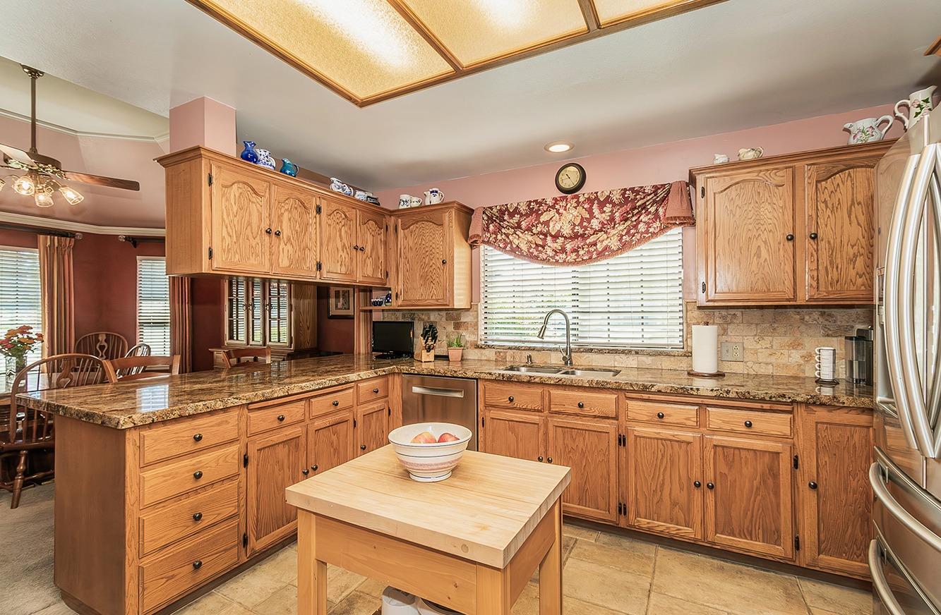205 Fallbrook Circle Reedley, CA 93654 - Photo 15 of 40 Gallery Image 15