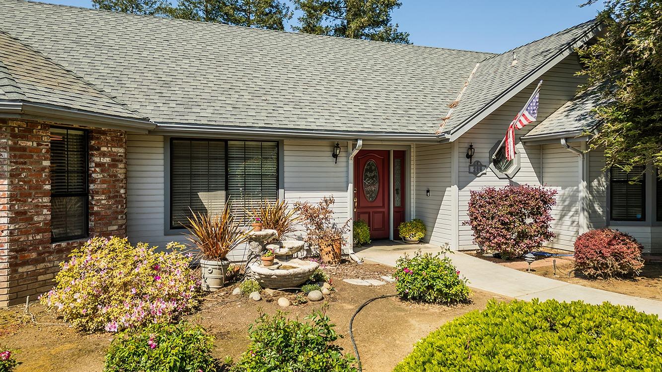 205 Fallbrook Circle Reedley, CA 93654 - Photo 4 of 40 Gallery Image 4