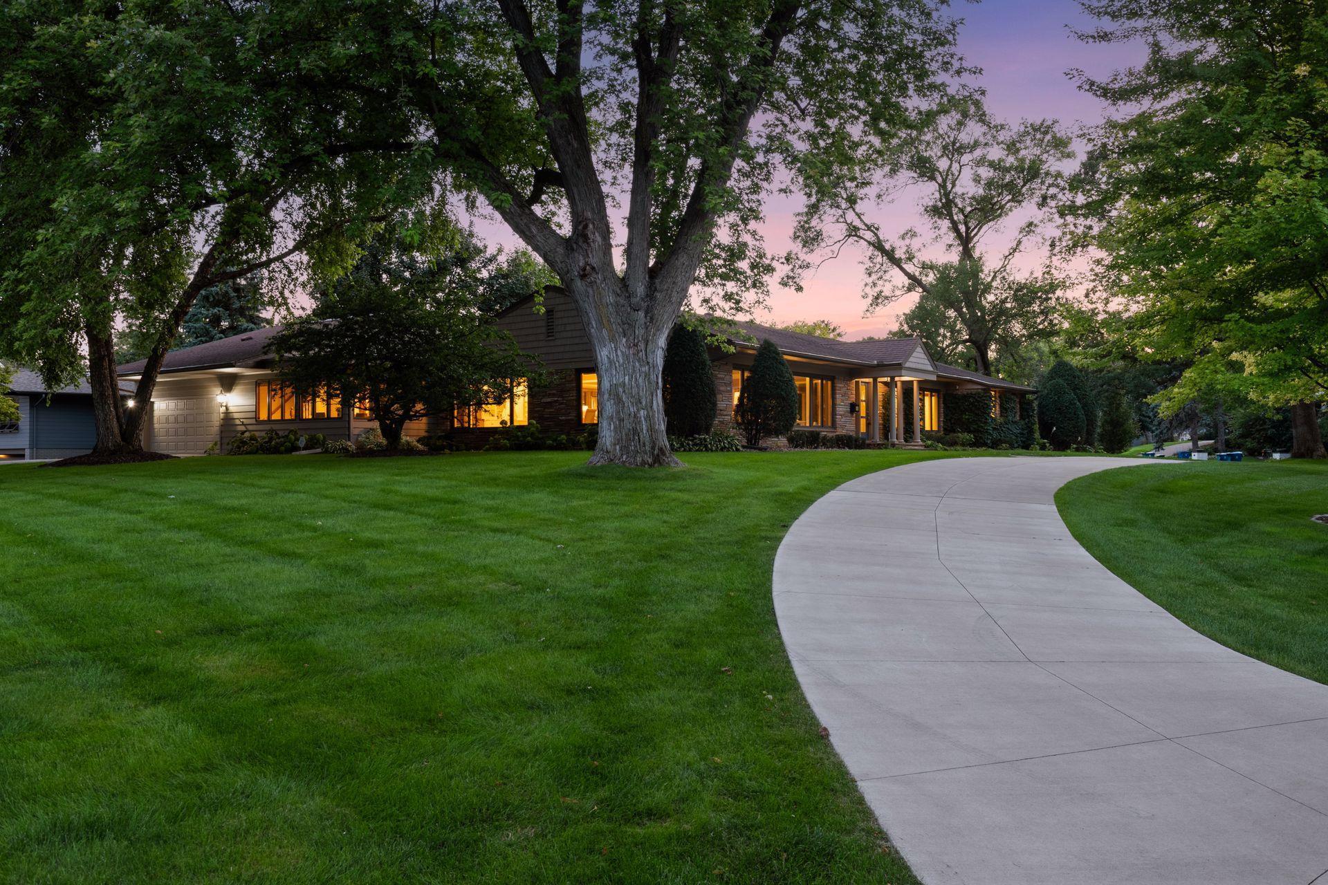 4801 Woodhill Way Edina, MN 55424 - Photo 2 of 61