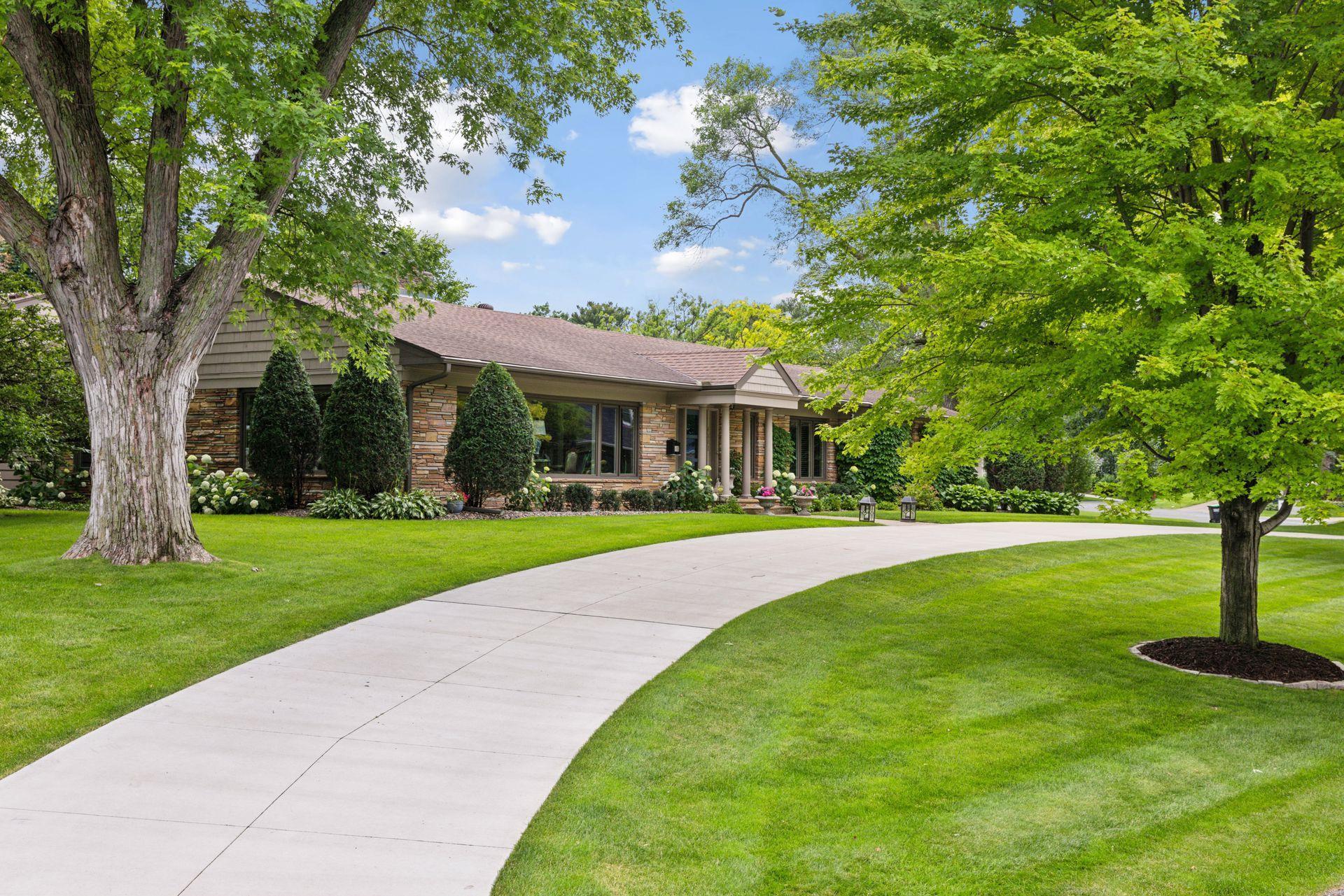 4801 Woodhill Way Edina, MN 55424 - Photo 46 of 61