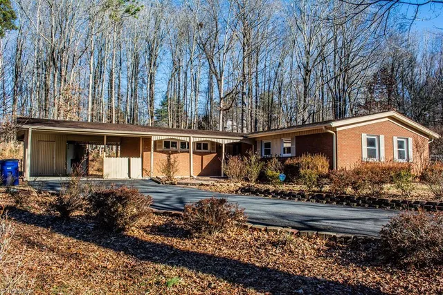 $1,695 | 1655 Little Creek Circle, Winston-Salem, NC 27103