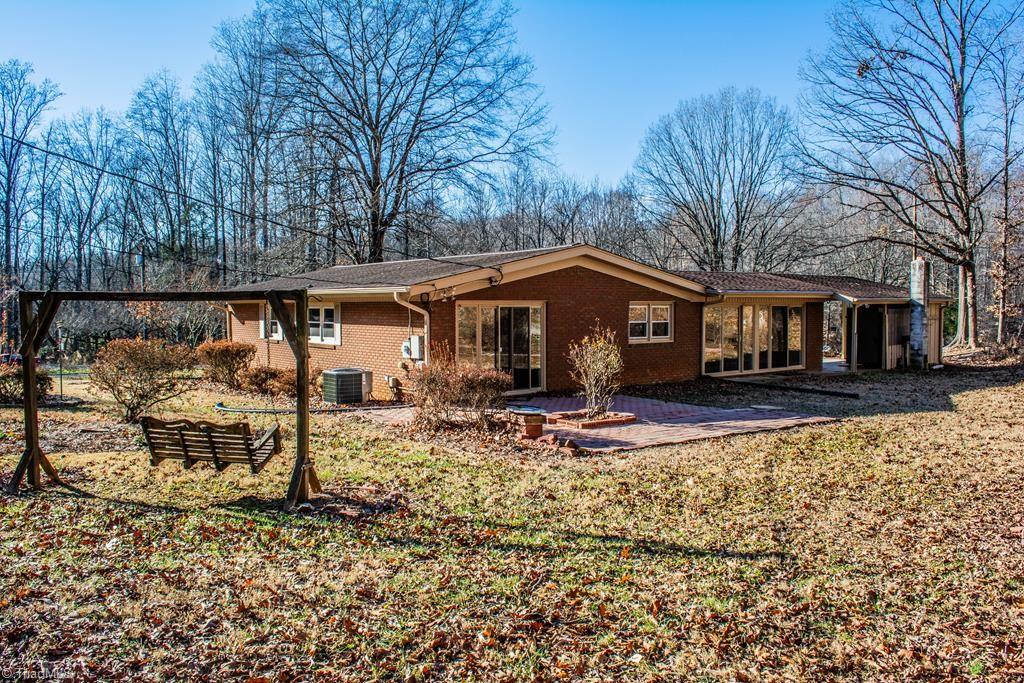 1655 Little Creek Circle Winston-Salem, NC 27103 - Photo 2 of 12