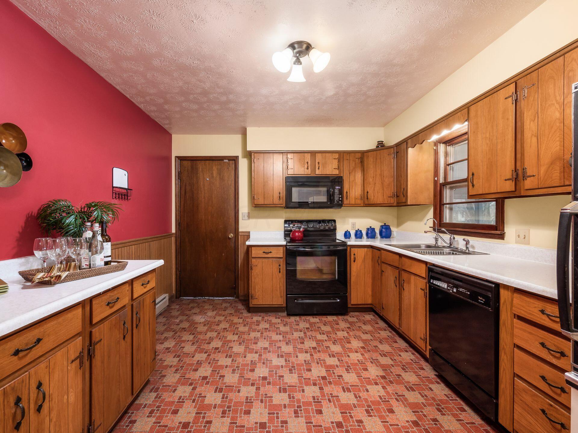 5676 Durrett Road Orient, OH 43146 - Photo 8 of 35 Kitchen